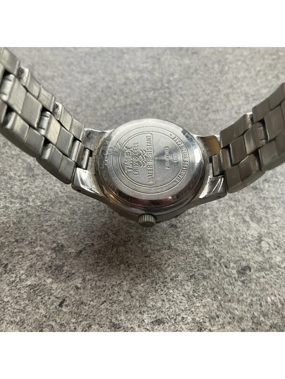 Vintage Timex Womens Watch 26mm Silver Tone Case And Band Black Dial Bin Q